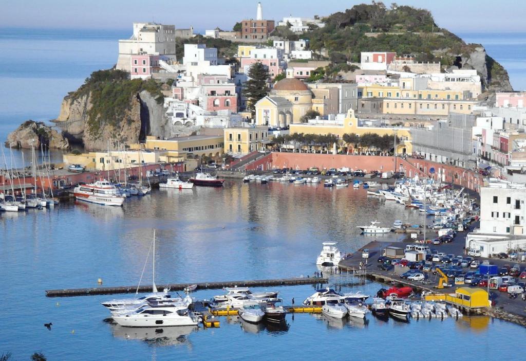 Clorinda - Immobilevante Ponza Camera foto